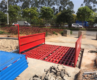 東莞滾軸式洗車(chē)設(shè)備沖洗更干凈